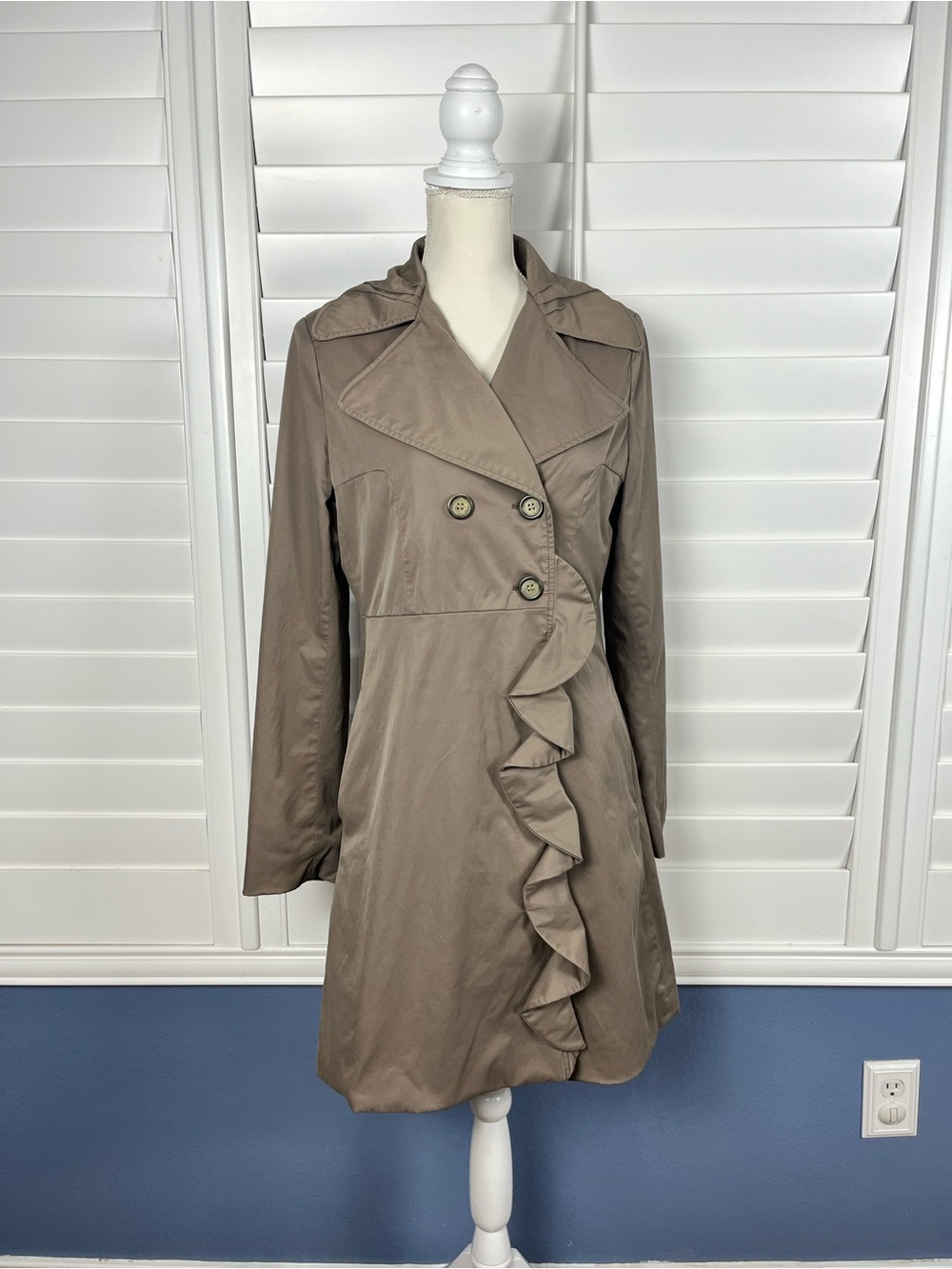 Cynthia Rowley Taupe Ruffle-Front Trench Coat Size Small